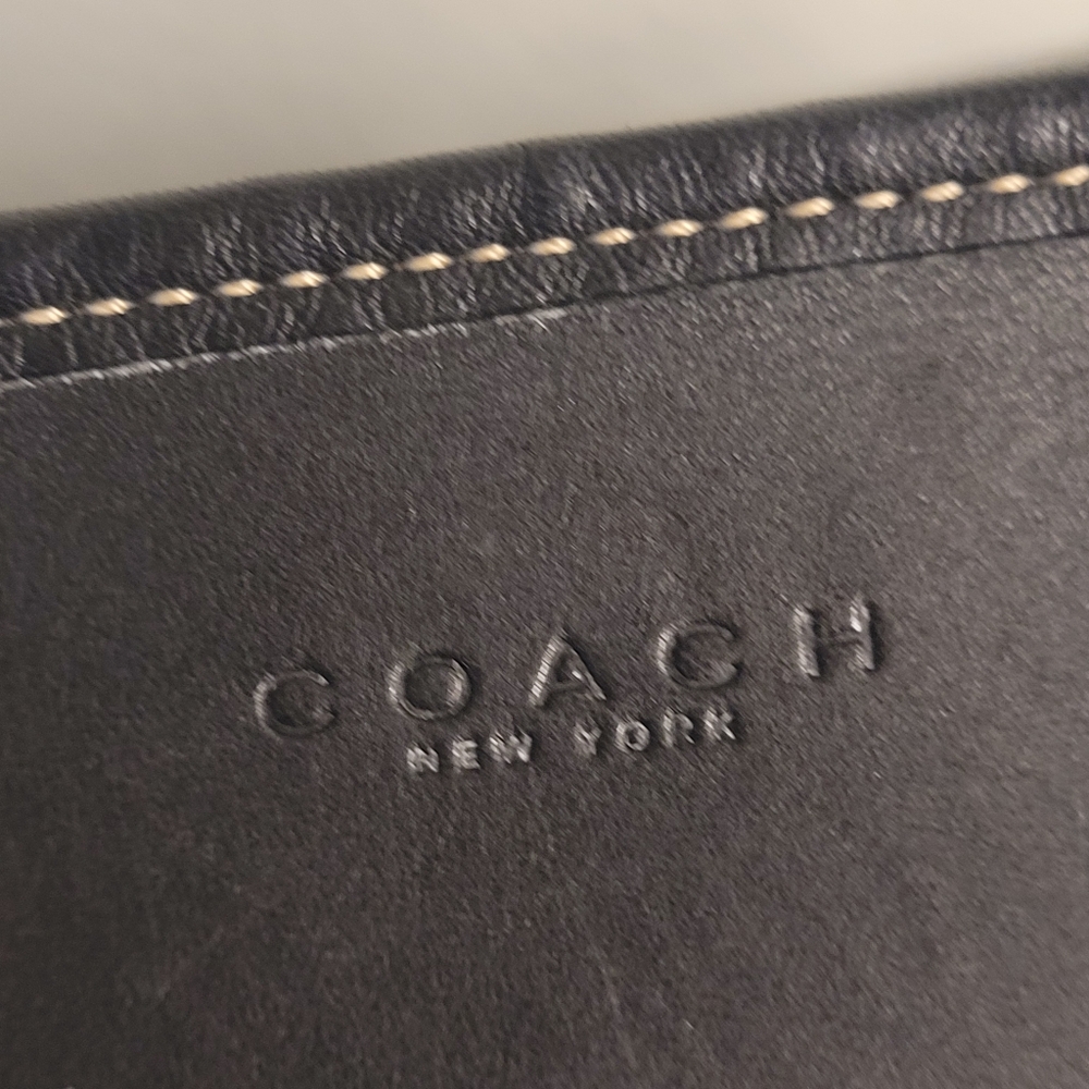 Coach Rare vintage made in USA crossbody bag. - Picture 7 of 16